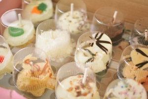 mail cupcakes