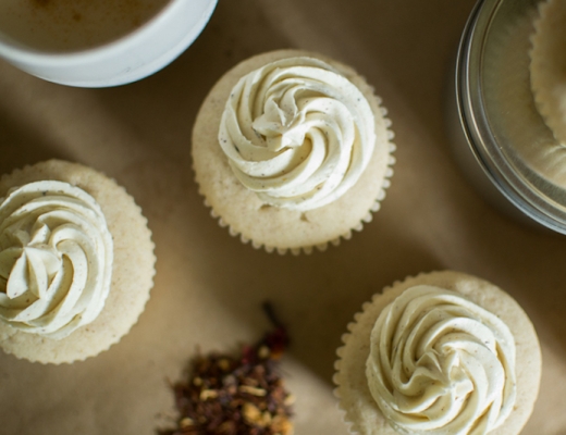 white chocolate chai spice cupcakes