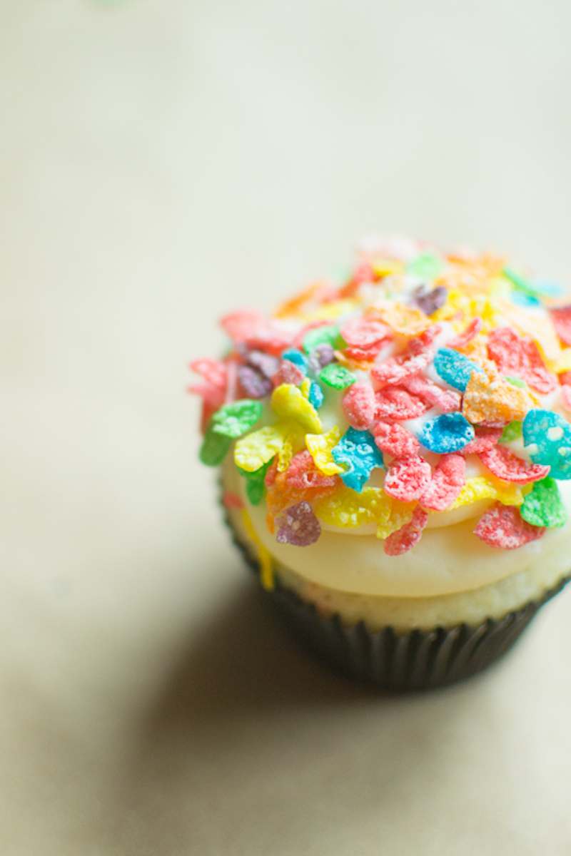 fruity pebbles cupcakes